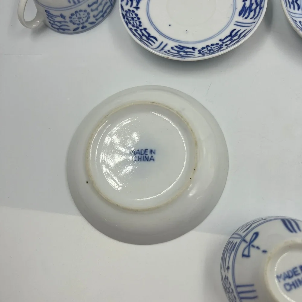 Vtg Blue and White Chinese Porcelain Teacups and Saucers Set of 4 Made in China